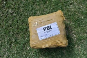 La Policía de Investigaciones (PDI) llevó a cabo hoy la detención de cinco ciudadanos colombianos implicados en el almacenamiento de drogas en sectores del sur y norte de la capital, donde decomisaron 120 kilogramos de drogas.