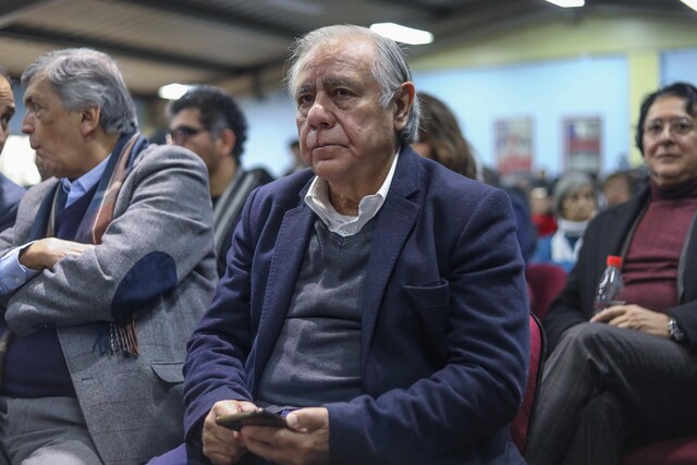 Este miércoles se confirmó la salida de Juan Andrés Lagos, militante del Partido Comunista, quien asesoraba a la Subsecretaría del Interior liderada por el socialista Manuel Monsalve.