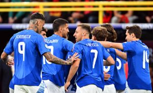 Italia arranca a lo campeón en la Eurocopa tras vencer a Albania