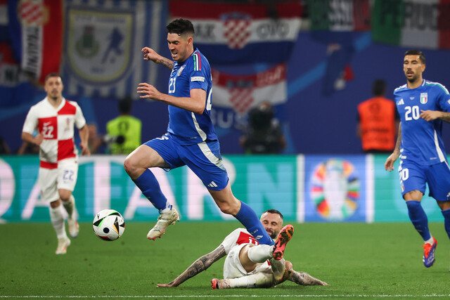 Italia clasifica al último minuto a octavos de la Euro 2024