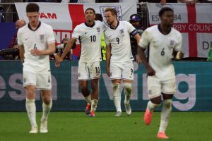 Inglaterra avanza sufriendo a los cuartos de final de la Eurocopa