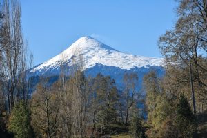 Encuentran pertenencias de excursionista extraviado en Parque Nacional Villarrica