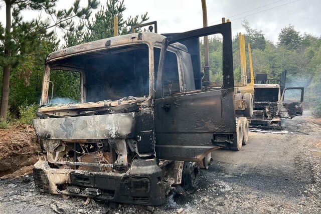 Dos camiones sufren ataque incendiario en Collipulli