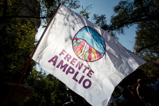 Alrededor de cinco listas competirán por la integración del Comité Central del Frente Amplio, partido surgido de la fusión entre Convergencia Social y Revolución Democrática.