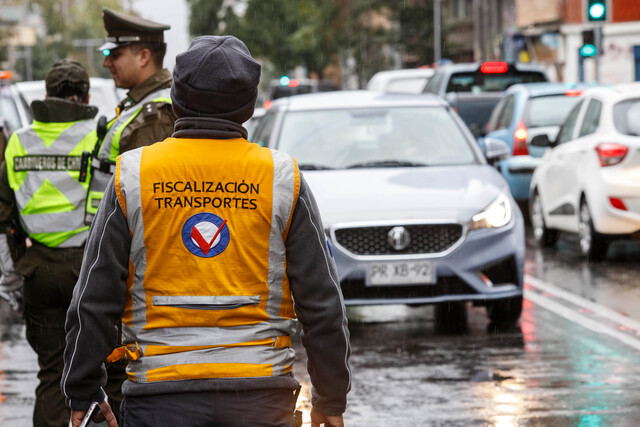 Conocido abogado es sorprendido manejando con los documentos vencidos