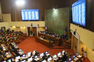 El miércoles por la mañana se produjo una intensa discusión en la Sala de la Cámara de Diputados sobre la solicitud del comité de Evópoli para rendir un minuto de silencio por las víctimas en Venezuela tras las elecciones del domingo.