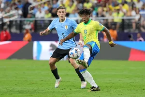 Uruguay avanzó a las semifinales de la Copa América tras eliminar a Brasil en la tanda de penales, pero los jugadores brasileños mostraron una actitud desagradable hacia su DT.