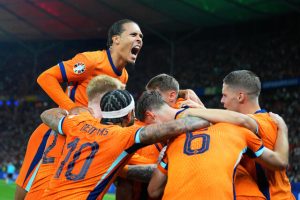 Este sábado, Países Bajos se medirá ante Turquía por la última fecha correspondientes a los cuartos de final de la Eurocopa en donde ambas selecciones buscaran avanzar a semifinales de la Eurocopa 2024 en Alemania.
