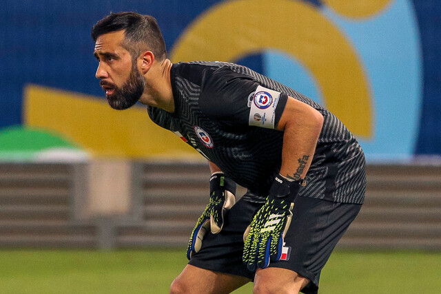 Claudio Bravo revela detalles sobre su próximo paso en el fútbol