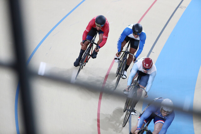 Mauricio Molina se instala en las semifinales del BMX Racing en París 2024