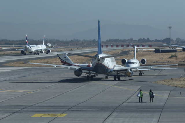 Reportan asalto en el Aeropuerto de Santiago