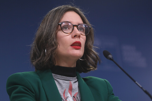 La ministra vocera de gobierno, Camila Vallejo, se refirió a la filtración de una negociación de último momento en el Senado, la cual buscaba trasladar el proyecto de notarios desde la Comisión de Constitución a la de Gobierno, cuando el proyecto ya estaba listo para ser votado en la Sala de la Cámara Alta.