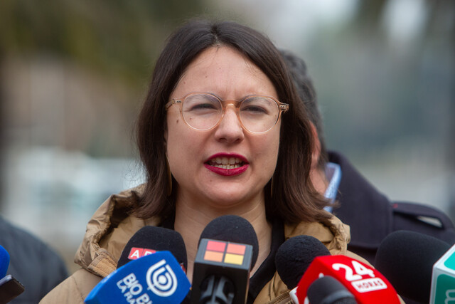 Durante la ceremonia de inauguración del Centro de Cuidados Municipal Presidenta Michelle Bachelet Jeria en Santiago, la alcaldesa de la comuna, Irací Hassler (PC), fue consultada sobre si comparte la postura del gobierno del Presidente Gabriel Boric respecto a la situación en Venezuela.