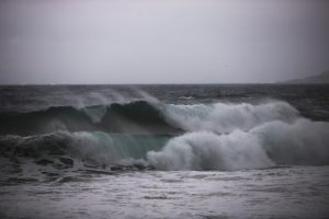 Cuatro cuerpos son hallados en el yate de lujo naufragado en Italia