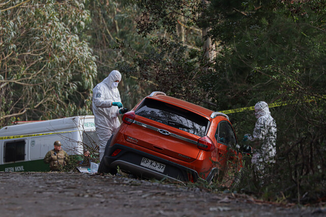 Encuentran cuerpo al interior de un auto abandonado en Hualpén