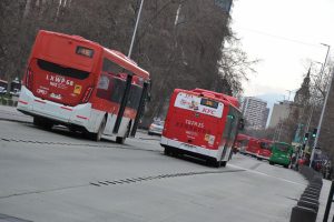 Delincuentes asaltaron a pasajeros de micro en Providencia