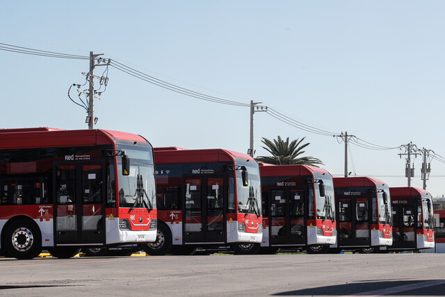 Presentan nueva flota de buses eléctricos en El Bosque