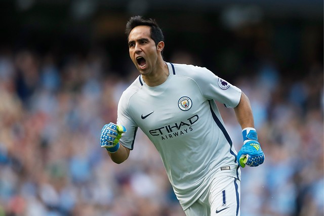 Claudio Bravo: El impacto de un campeón en el fútbol mundial