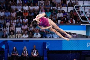 Mexicana llora tras quedar fuera de la final del trampolín en París 2024