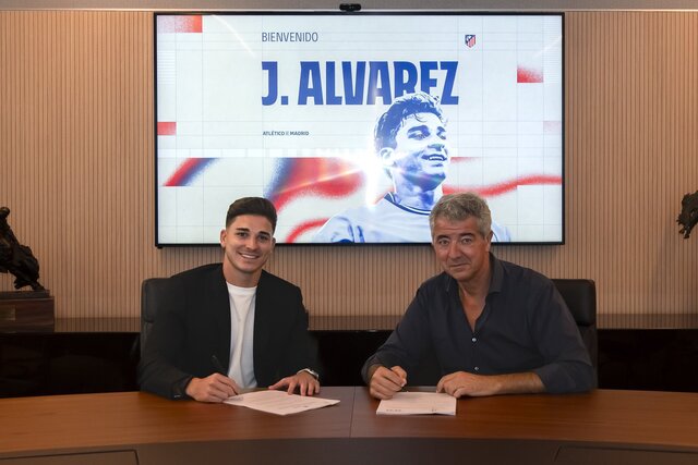 Atlético de Madrid presentó a Julián Álvarez como su nuevo refuerzo