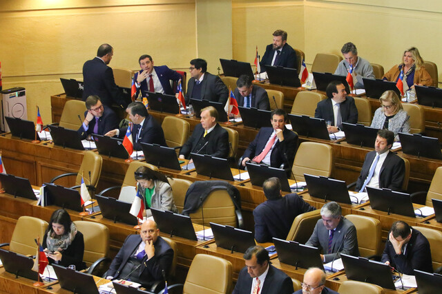 El jefe de la Bancada UDI, Gustavo Benavente, junto a los diputados Cristián Labbé y Cristhian Moreira, miembros de la comisión de Relaciones Exteriores de la Cámara Baja, solicitaron al Presidente Gabriel Boric reconocer oficialmente a Edmundo González como ganador de las elecciones en Venezuela.