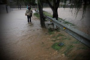 Por desborde Senapred solicita evacuar sectores de Curanilahue