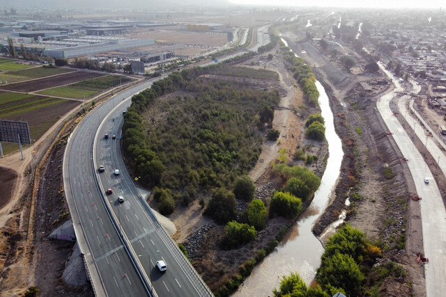 Persecución en la Costanera Norte termina con tres detenidos