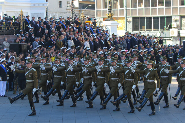 Anuncian desvíos de tránsito por desfile en Valparaíso