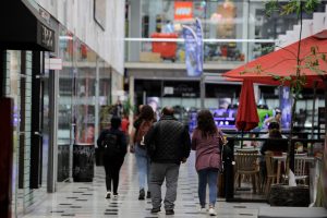 Conozca los horarios del comercio durante las Fiestas Patrias