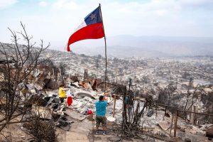 La furia de damnificados del megaincendio: "Vamos por el presidente Boric"