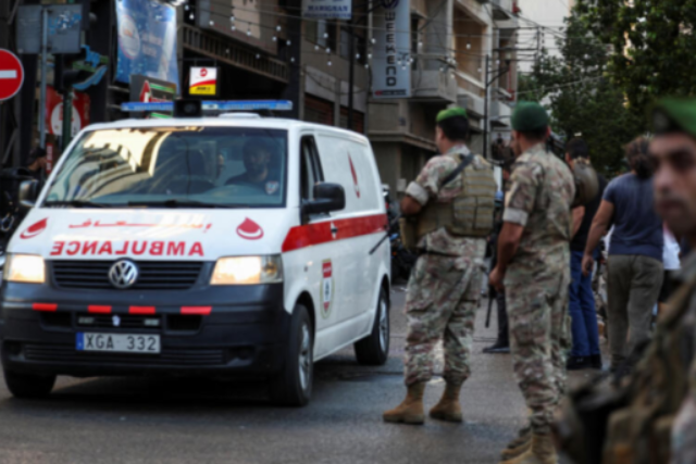 El número de víctimas mortales a causa de la explosión de beepers en Líbano subió a las 12 de este miércoles, incluyendo a dos niños. Cerca de 2.700 personas resultaron heridas y están siendo atendidas en hospitales y clínicas a lo largo del país.