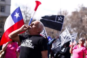 Feriantes se manifestaron contra propuesta de cambios a su régimen tributario - Está Pasando