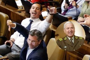 Diputados UDI emplazan al Gobierno a mantener a Yáñez hasta terminar su mandato - Agencia UNO