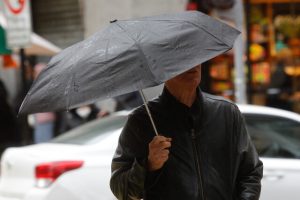 Pronostican lluvia y viento