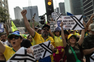 Fotografía de una protesta en Brasil sobre la prohibición de X