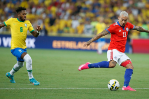 Fotografía de un encuentro entre la selección chilena versus la selección brasileña