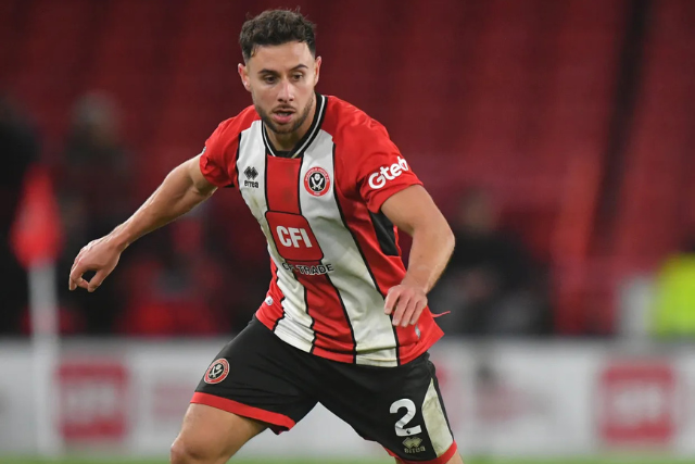 Fotografía del futbolista George Baldock