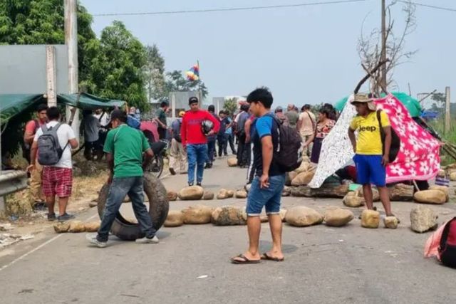 Seguidores de Evo Morales bloquean Cochabamba por posible arresto