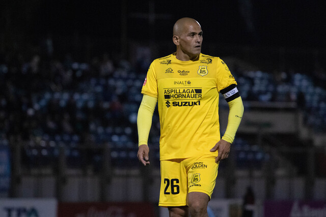 Chupete Suazo jugará su última temporada como futbolista profesional