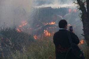 incendio campamento dignidad