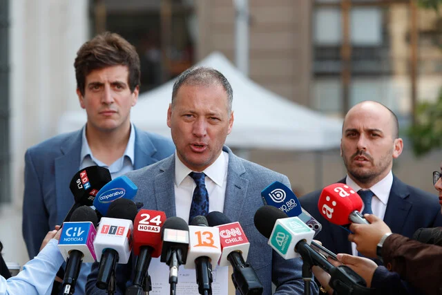 Diputados expulsiones administrativas