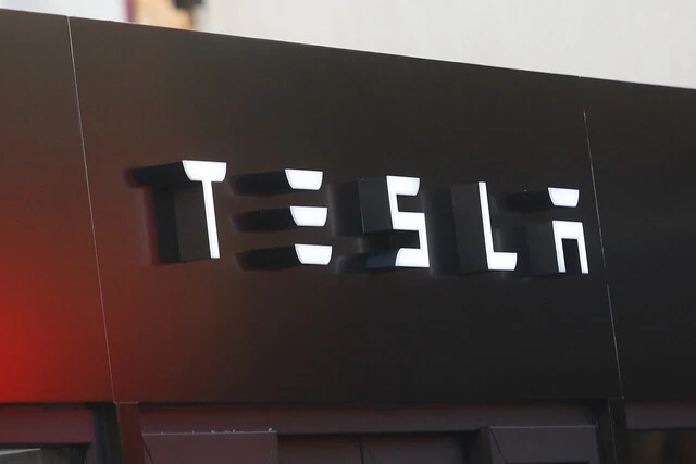 autos tesla finlandia