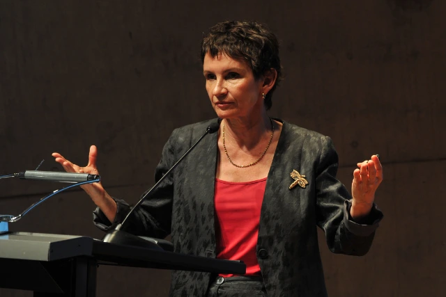 Tohá ultraconservadora