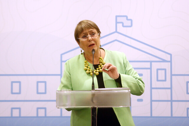 Cadem Bachelet Kast