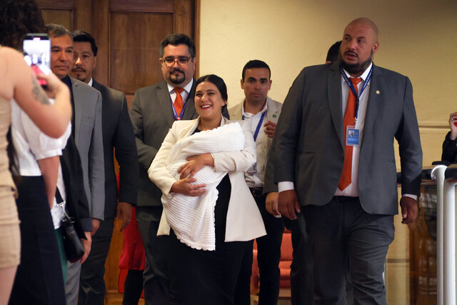 Cámara censura Cariola