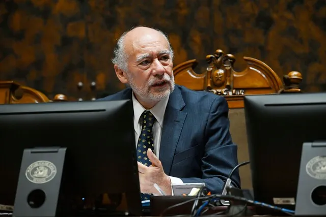 Iván Flores