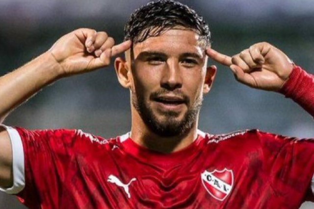 Felipe Loyola se lesiona y preocupa en La Roja.