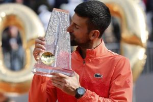 Djokovic logra su título número 100