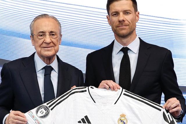 Xabi Alonso fue presentado en la ciudad del Real Madrid