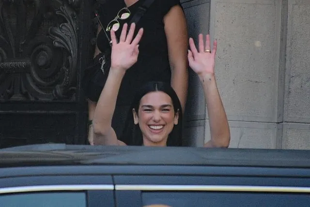 Dua Lipa compromiso
